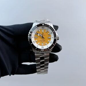 Breitling Superocean Automatic Yellow dial - 42mm